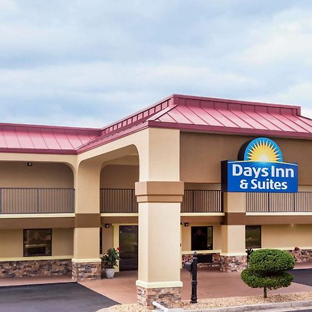 Days Inn & Suites By Wyndham Warner Robins Near Robins Afb Екстериор снимка