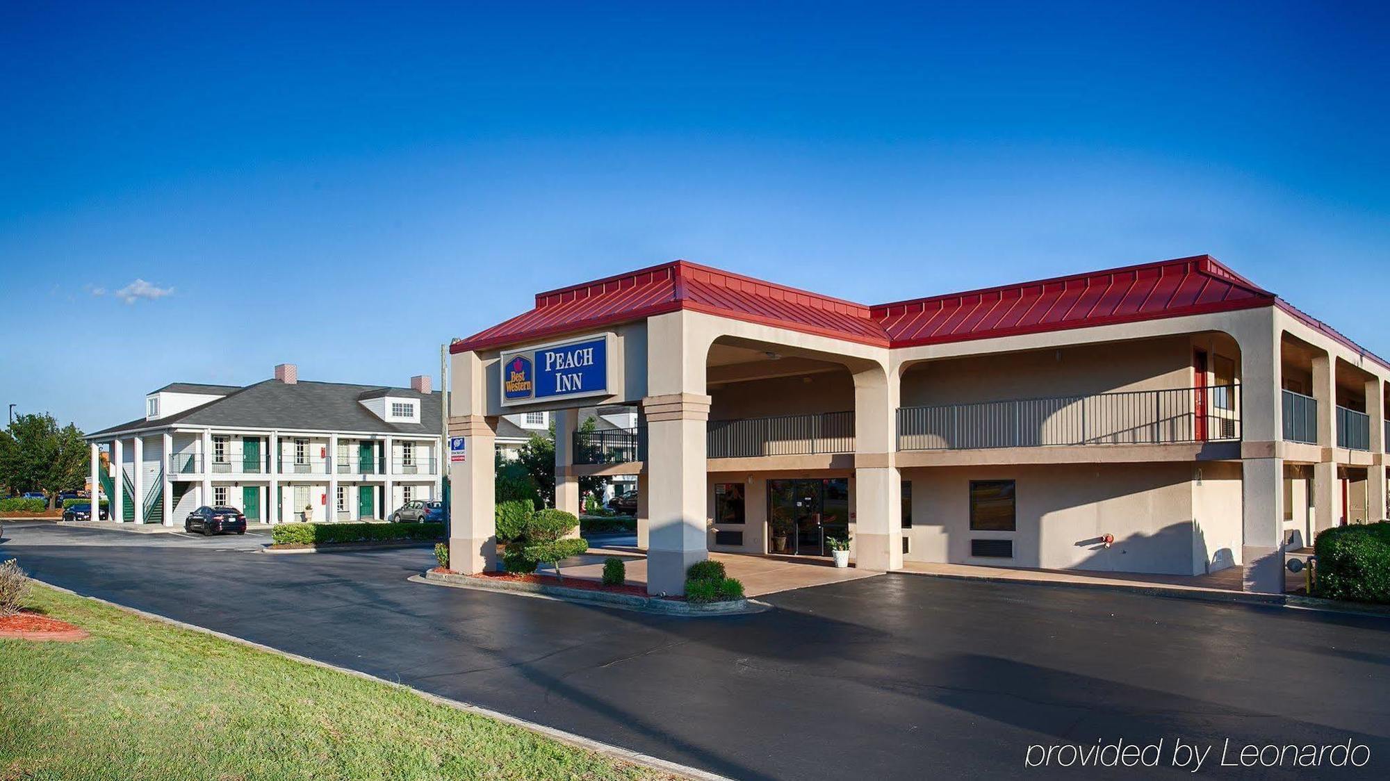 Days Inn & Suites By Wyndham Warner Robins Near Robins Afb Екстериор снимка