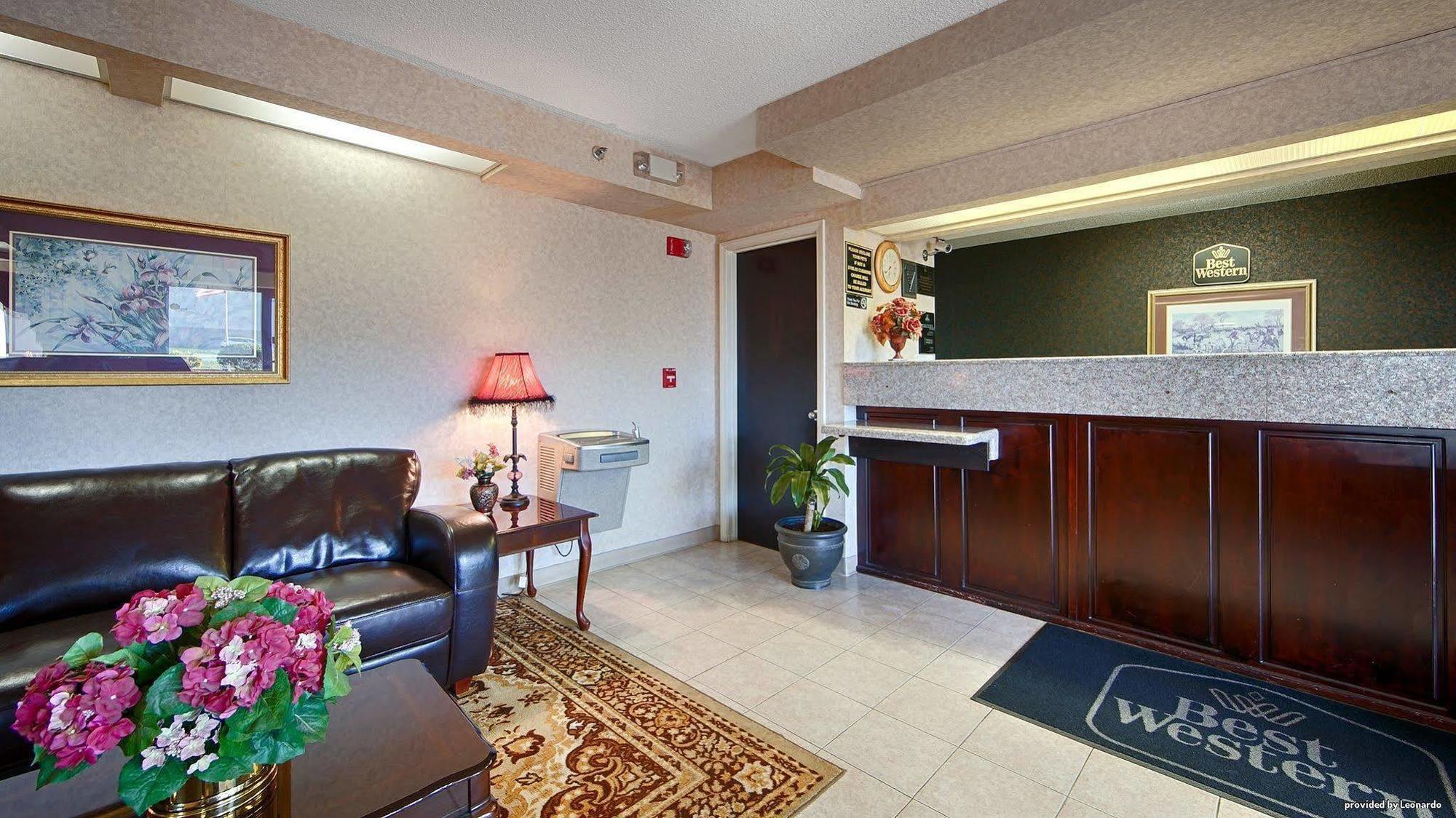 Days Inn & Suites By Wyndham Warner Robins Near Robins Afb Екстериор снимка