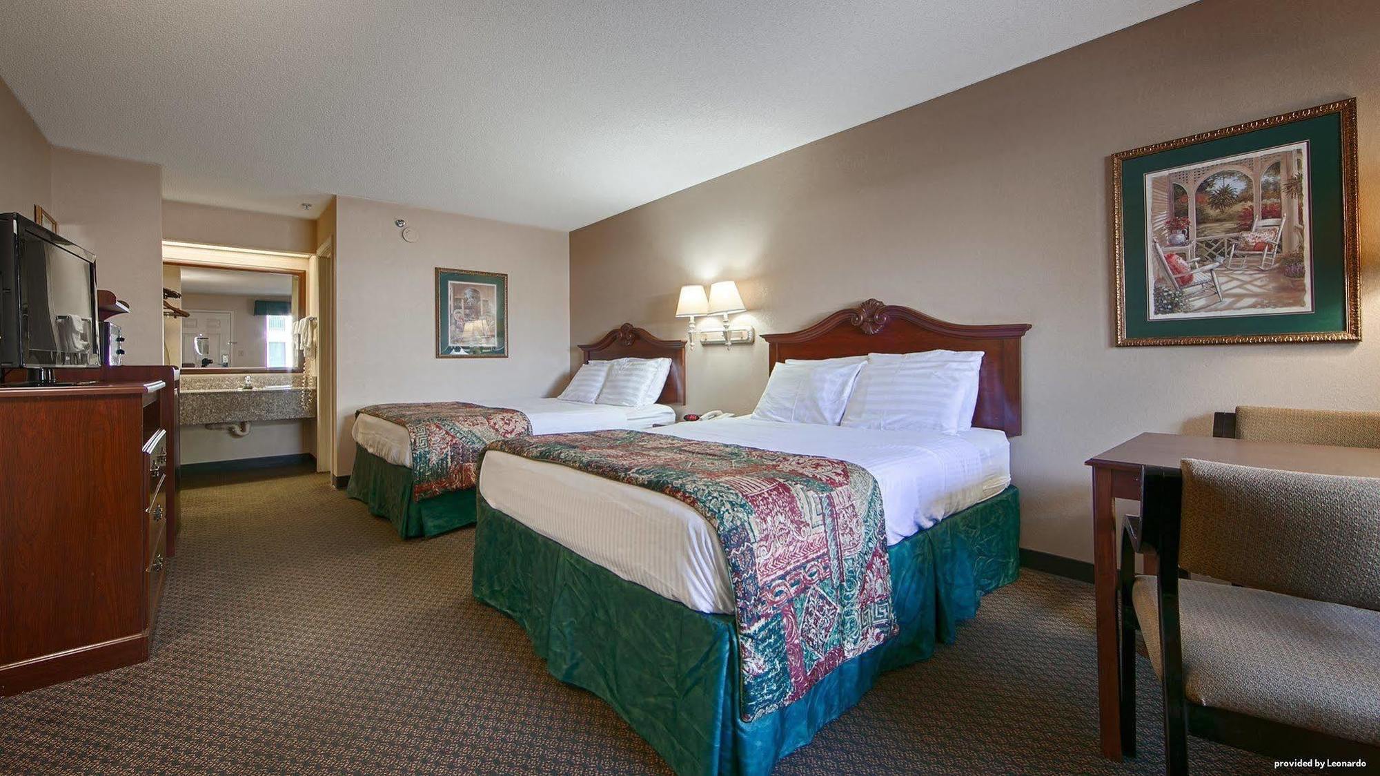 Days Inn & Suites By Wyndham Warner Robins Near Robins Afb Екстериор снимка